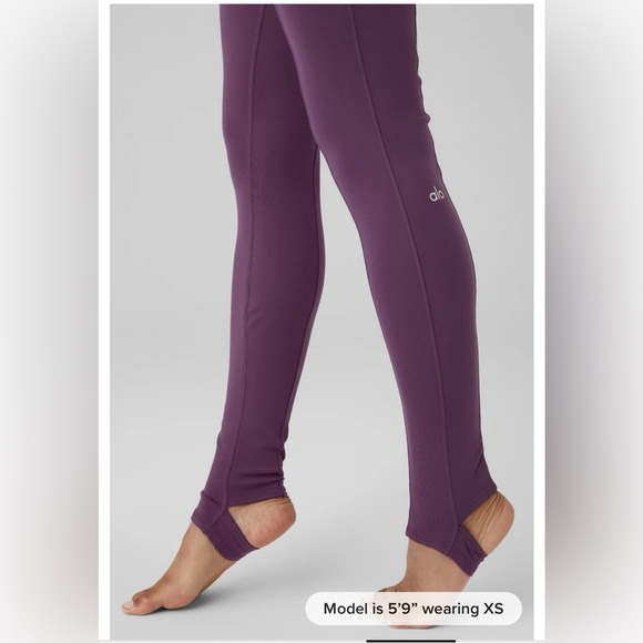 Alo Yog Women's Small Airbrush High-Waist Enso Legging Dark Plum NWT Seam Detail - Picture 3 of 10